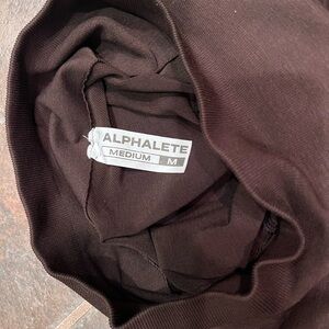 Alphalete amplify contour shorts